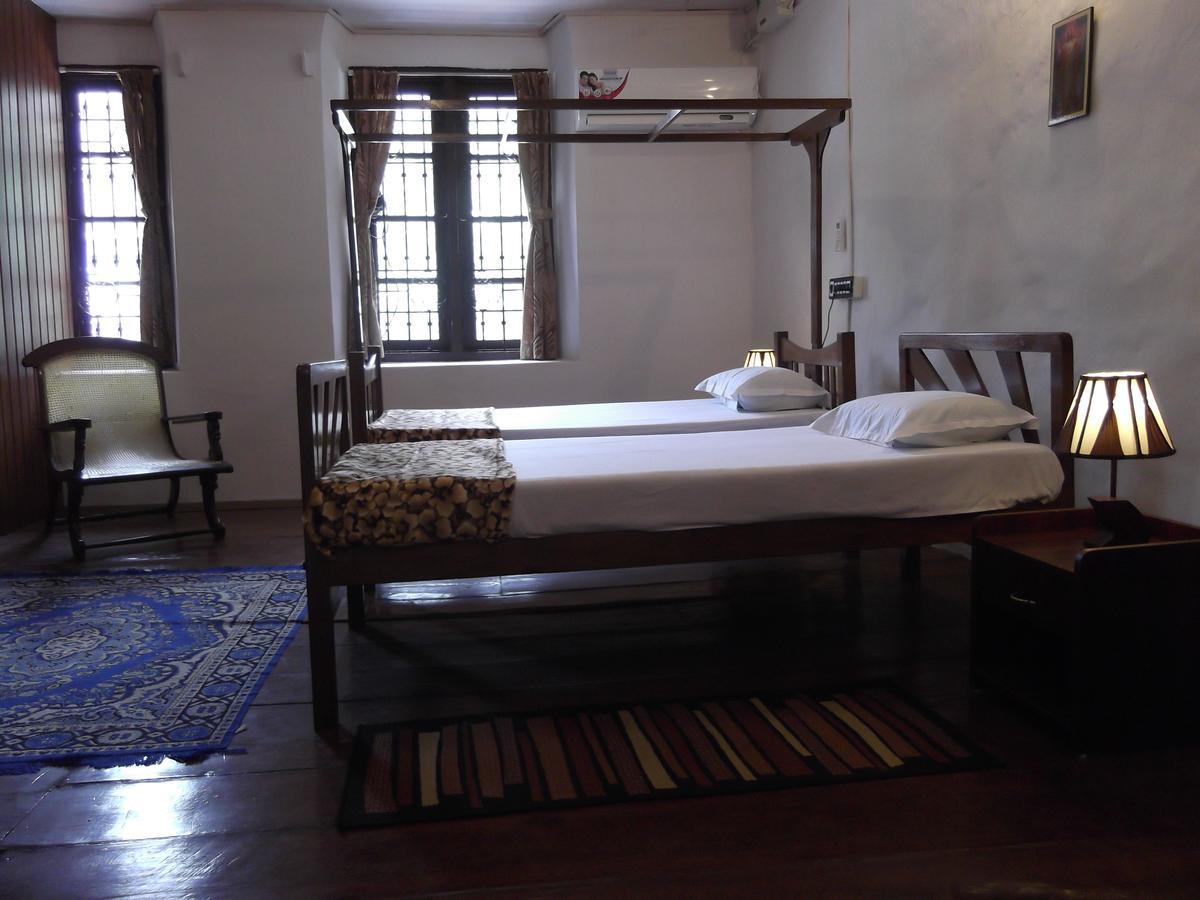 Madeleine Inn Kochi Exterior foto