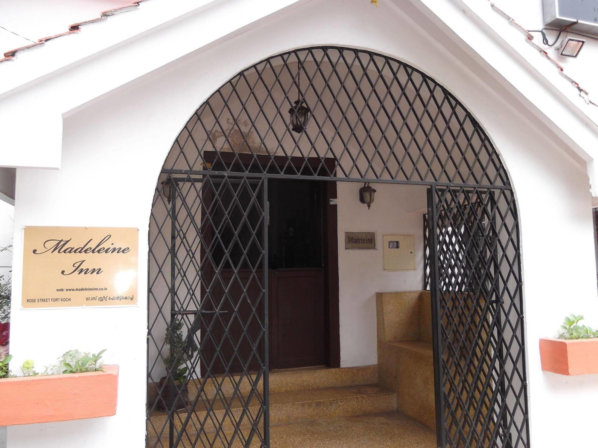 Madeleine Inn Kochi Exterior foto